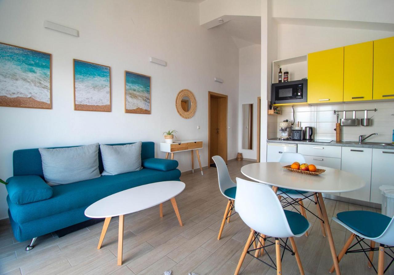Sunny Apartment *