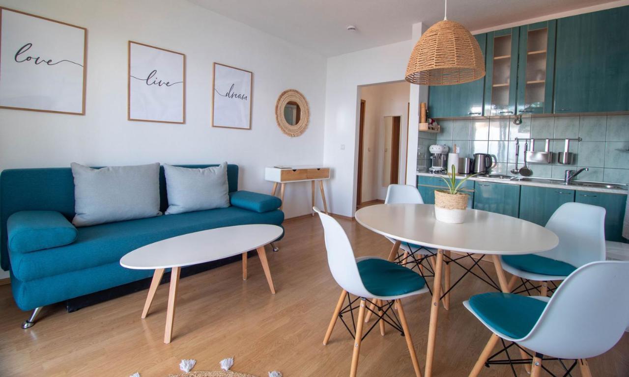 Sunny Apartment *